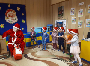 Wizyta Świętego Mikołaja w grupie "Wiewiórek"